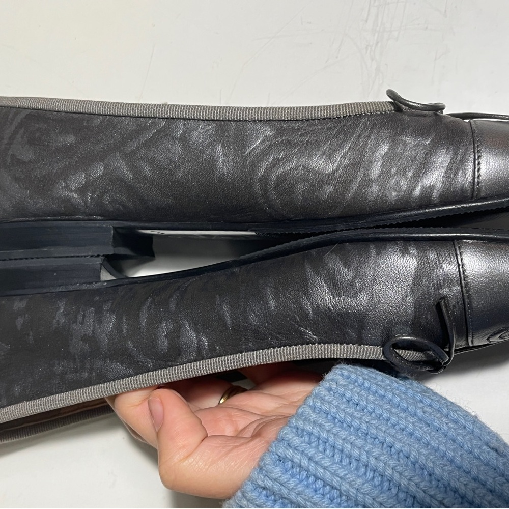 CHANEL Black and Silver Leather Flats - Picture 3 of 9